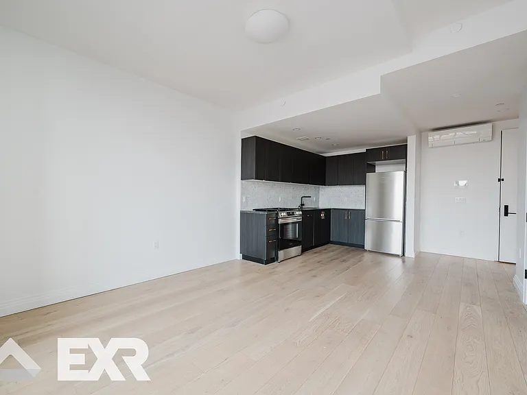875 4th Ave #423 — Photo 1
