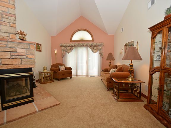 2nd image of 16820 Crystal Ct