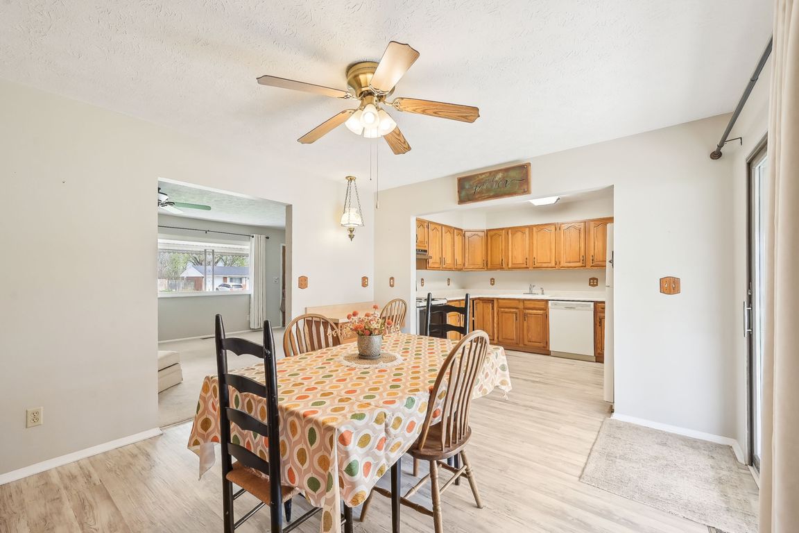 Maumee Dr-2204-021.jpg