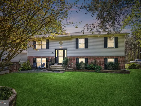 460 Laura Ln, Lusby, MD 20657