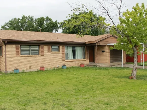 1618 S Harvard St, Perryton, TX 79070