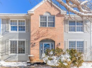 8628 Walnut Grove Ln N, Maple Grove, MN 55311