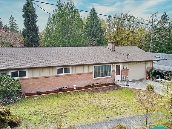 2nd image of 2903 NE Rozewood Drive