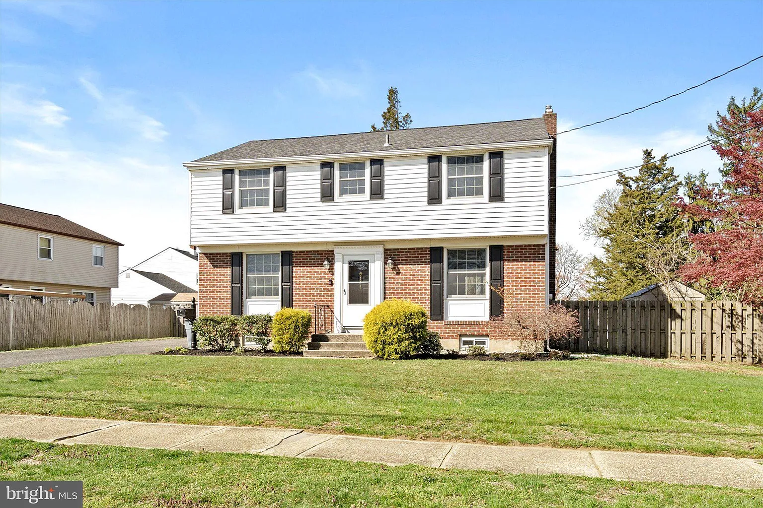 745 Woodlane Rd photo 1