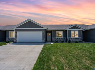 6611 W Gresford Pl, Sioux Falls, SD 57106