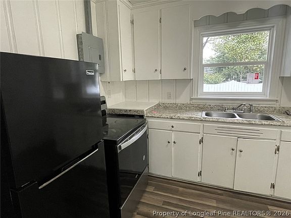 4th image of 715 S 3rd St APT 3
