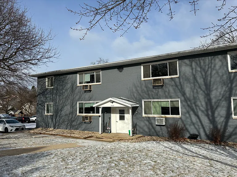 408 Forest St — Photo 2
