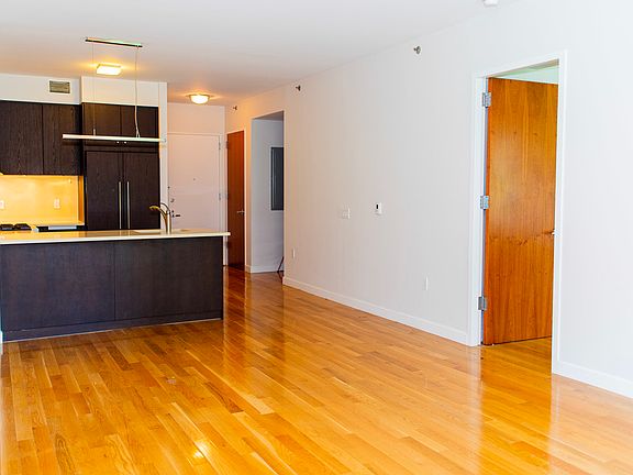 3rd image of 454 W 54th St APT 4H