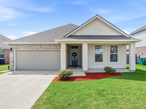 34273 Garnet Lake Dr, Walker, LA 70785