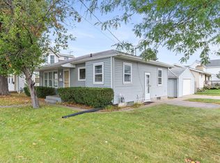 1303 N Division St, Davenport, IA 52804