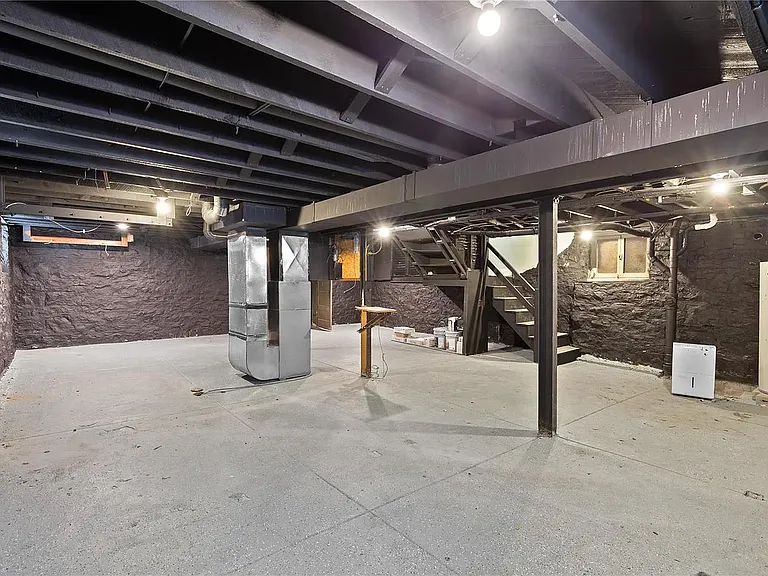 3831 Lafayette Ave — Photo 17