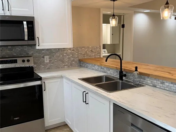 1520 Whitehall Dr APT 206, Fort Lauderdale, FL 33324