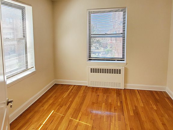 3rd image of 141-30 Pershing Cres #2C