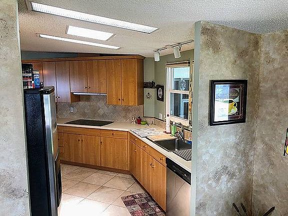 4th image of 7922 Walkers Cay Ave