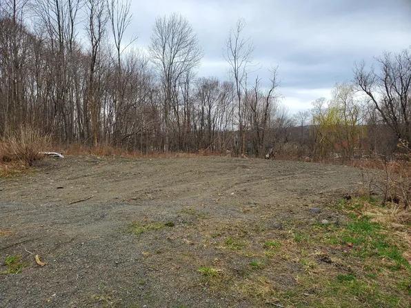 15 Bryant Road, Dexter, ME 04930