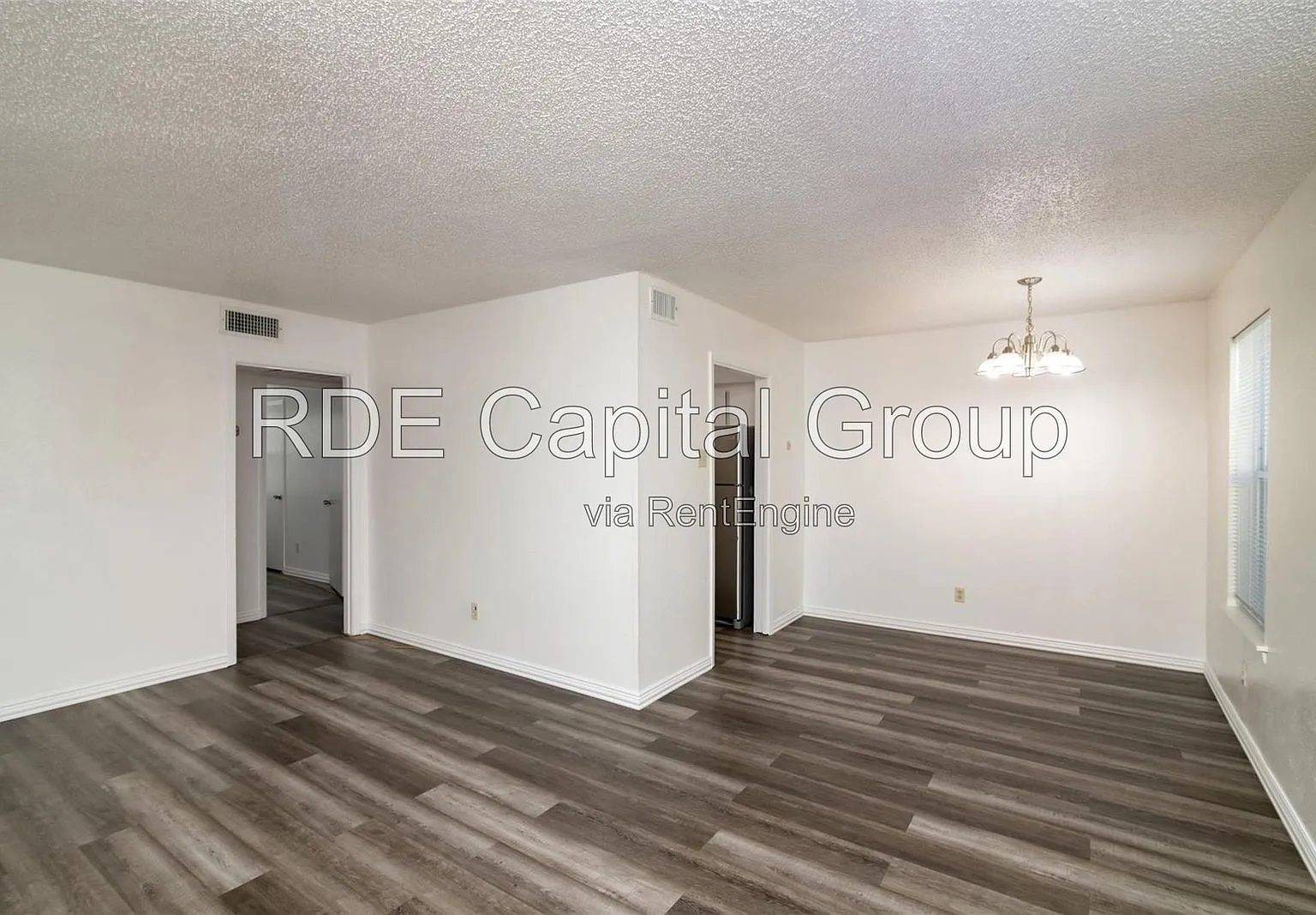 3 bed, 2.0 bath, 1180 sqft, $1,250 — Photo 3