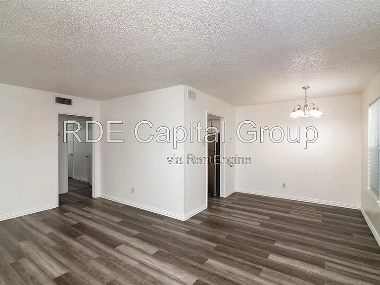7054 Glenview Dr #71 — Photo 3
