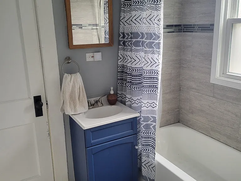 2933 Sumner St #1 — Photo 7