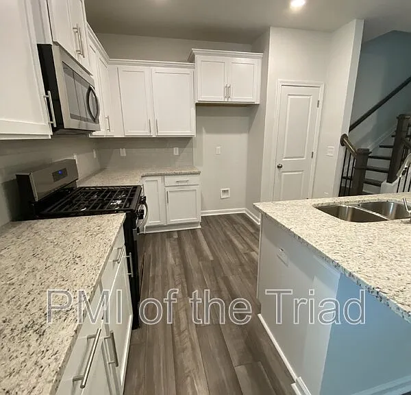 3005 Mackay Pointe Ln — Photo 7
