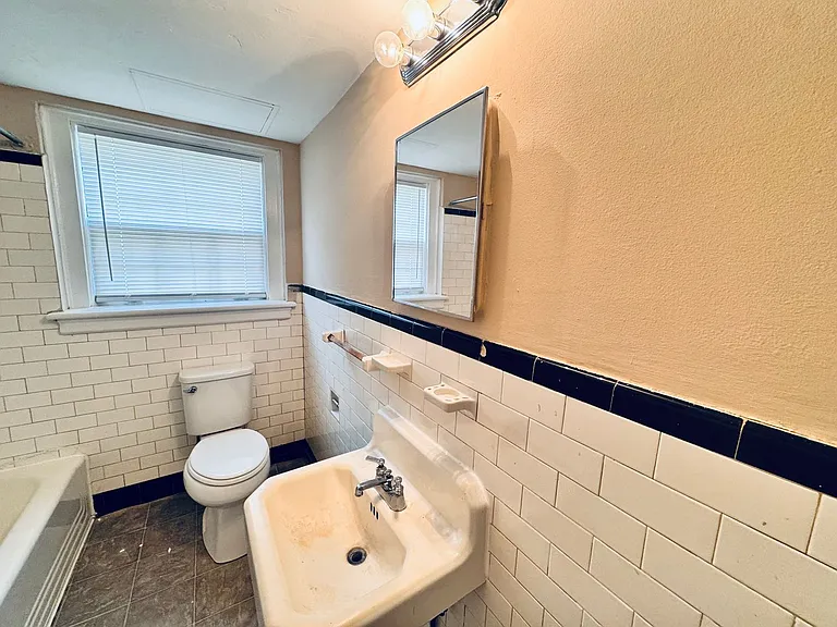 3650 Fort Ave — Photo 6