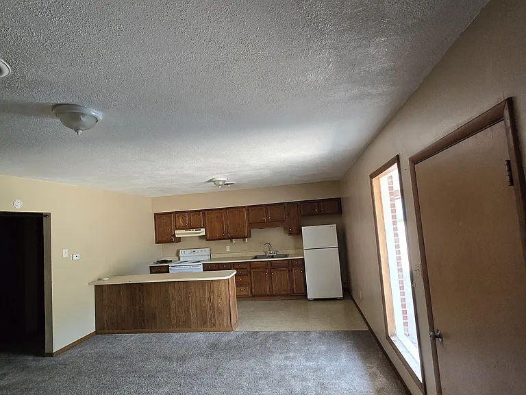 425 W Northern Ave — Photo 4