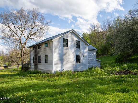 3rd image of 123 Ecker Hollow Road