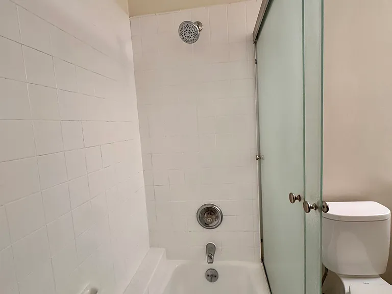 4901 Whitsett Ave #203 — Photo 16