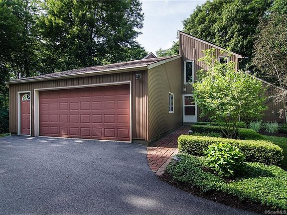 3rd image of 9 Woodridge Dr