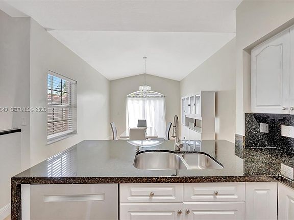 4th image of 10110 SW 154th Circle Court 105 #1