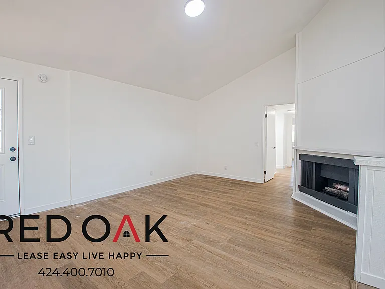 11051 Barnwall St #10 — Photo 7