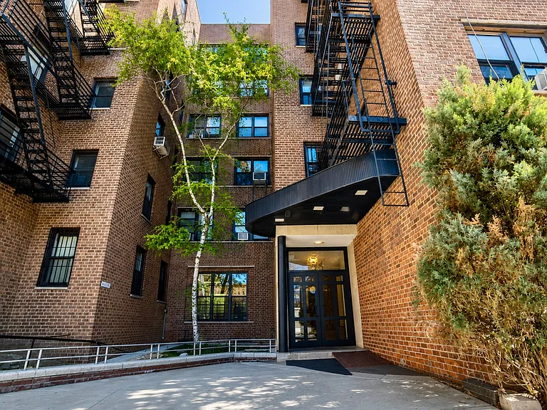 55 W 92nd St #3-A — Photo 8