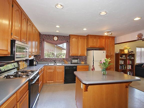 Lots of work space in this roomy kitchen
