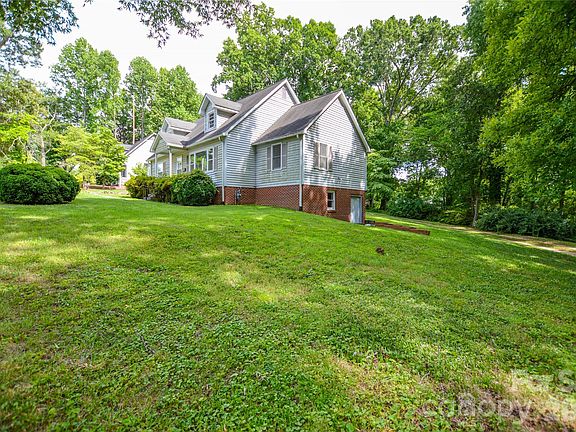 3rd image of 1800 Brantley Rd