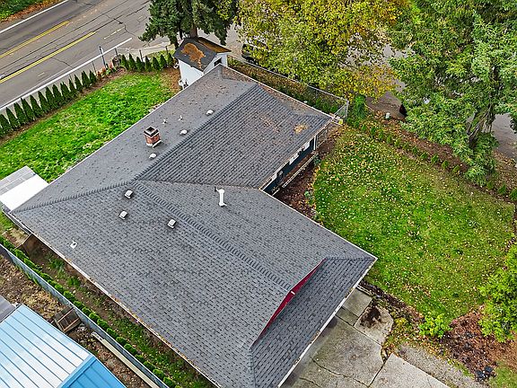 4th image of 6500 SE Madrona Dr