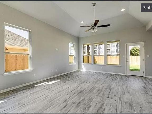 2nd image of 816 Centerra Hills Cir