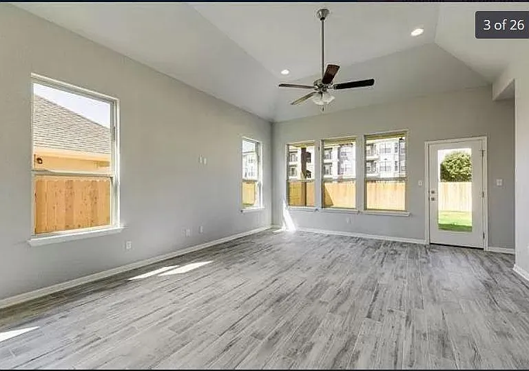 816 Centerra Hills Cir — Photo 2