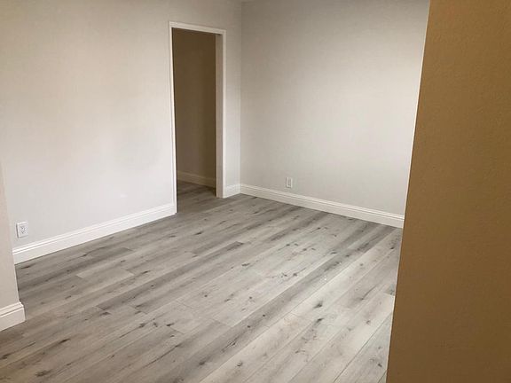 2nd image of 140 Park Sharon Dr