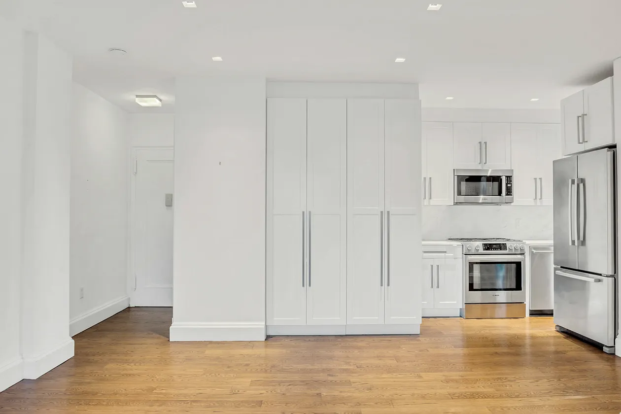 610 West 110th Street — Photo 4