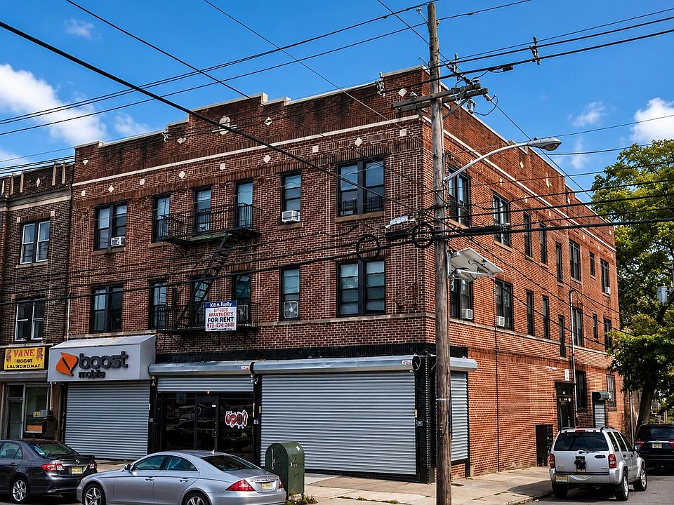 1st image of 702 Chancellor Ave #101