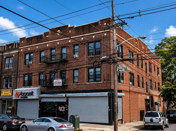 702 Chancellor Ave, Irvington, NJ
