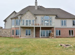 5276 Upper Lakeview Ridge Rd, Belgium, WI 53004