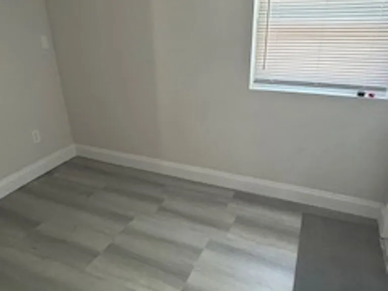 3953 Haines Rd N — Photo 9