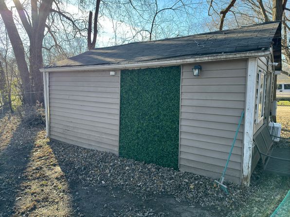 1326 Nippersink Dr, Spring Grove, IL 60081