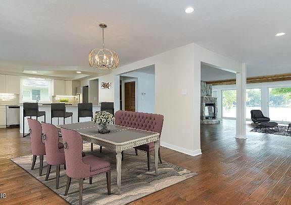 5th image of 307 S Gull Lake Dr