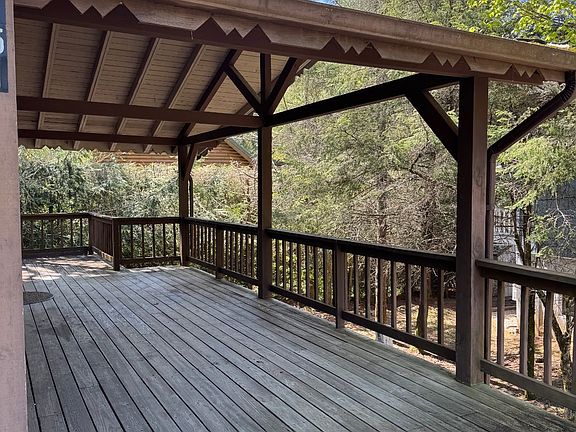 3rd image of 151 Pine Ridge Loop
