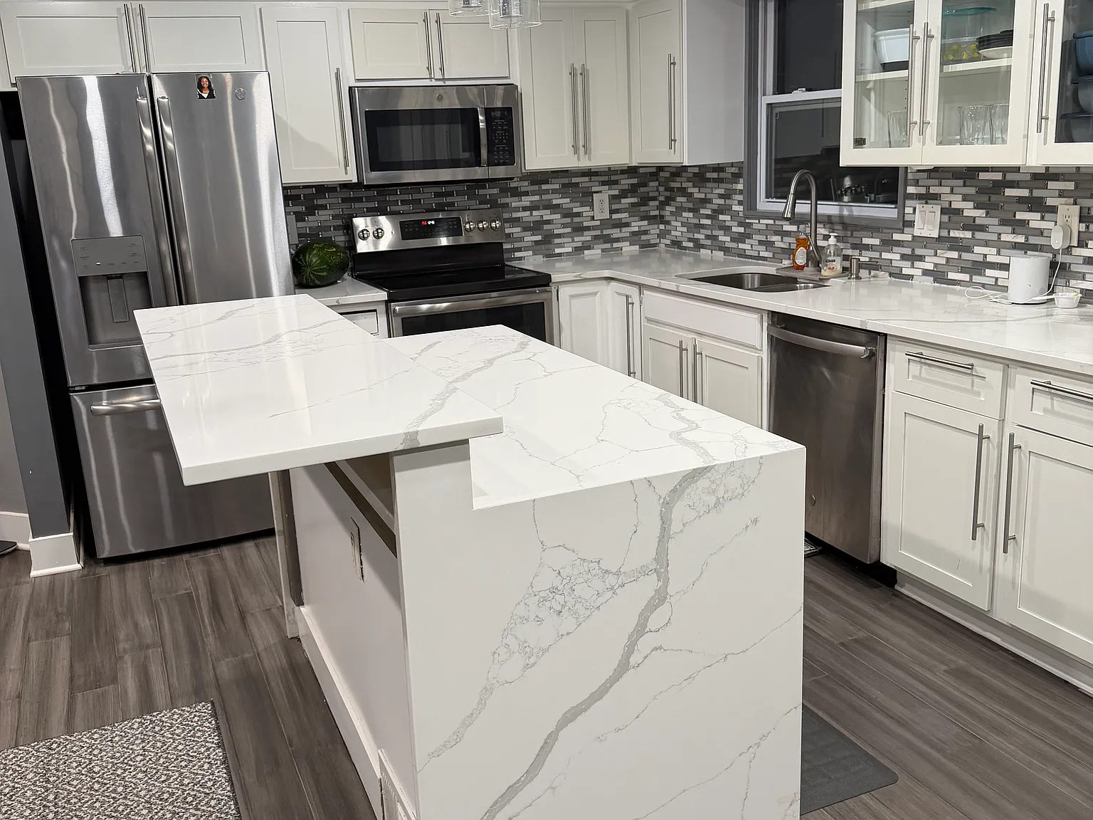 2 bed, 1176 sqft, $2,400 — Photo 3
