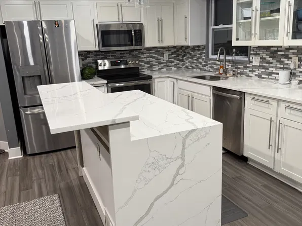8421 Sheridan Ave N, Brooklyn Park, MN 55444