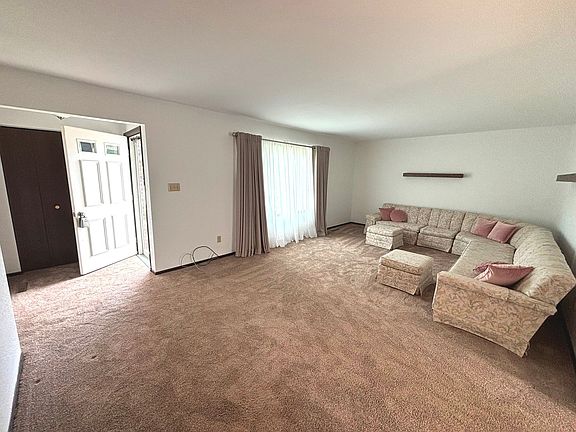 3rd image of 222 Northwood Ln