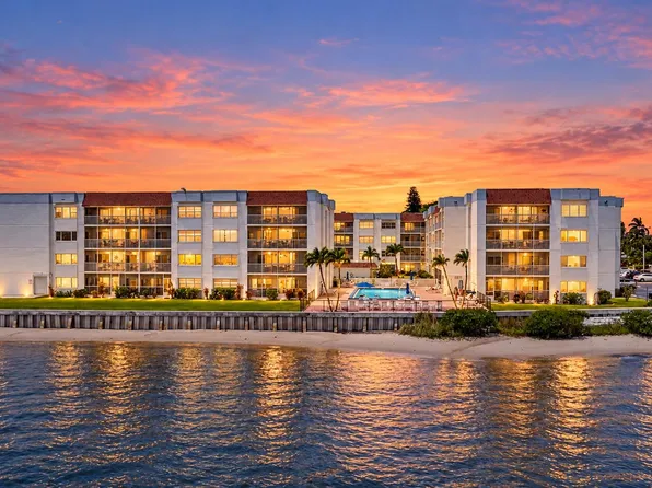 1502 S Lakeside Drive #214, Lake Worth Beach, FL 33460