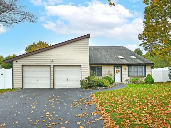 306 Southaven Avenue, Medford, NY 11763